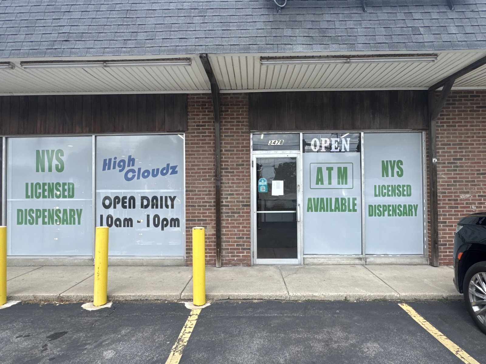 High Cloudz Depew storefront at 3478 Walden Ave